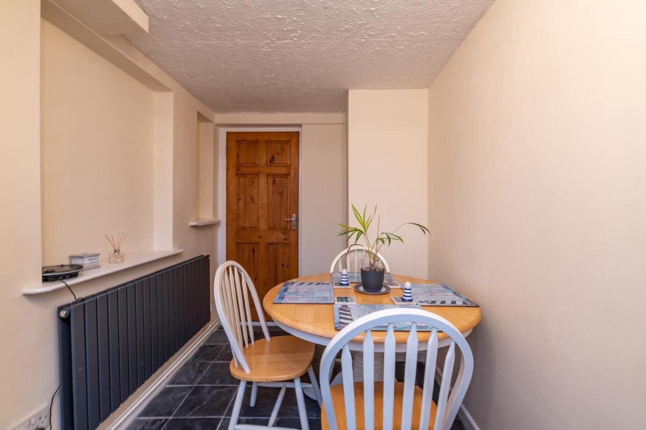 Looe Self Catering Apartment ภายนอก รูปภาพ