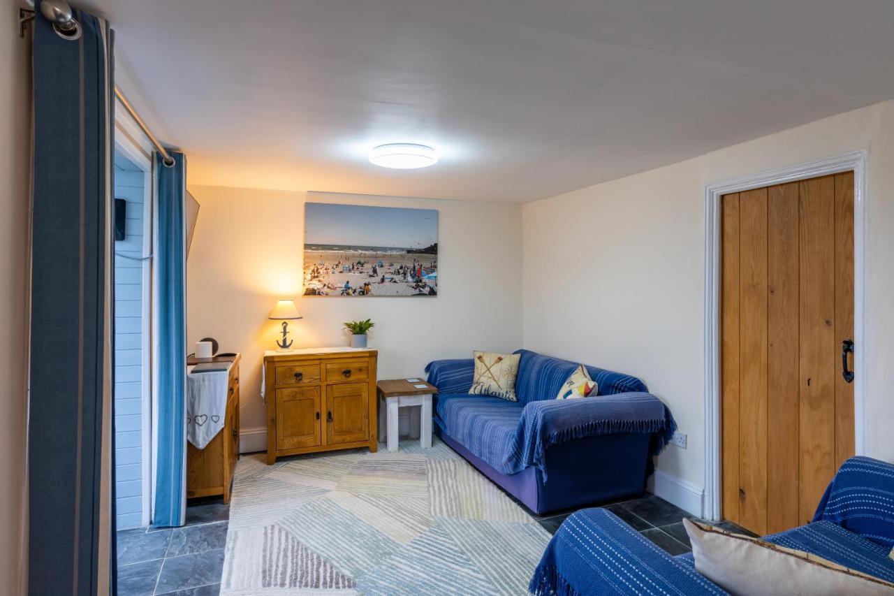 Looe Self Catering Apartment ภายนอก รูปภาพ