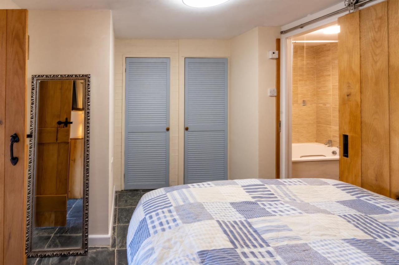 Looe Self Catering Apartment ภายนอก รูปภาพ